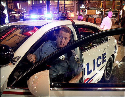 Apártate que viene la policía 11 20 07 rumbler Apártate que viene la policía