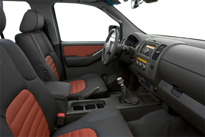 Nissan Navara interior