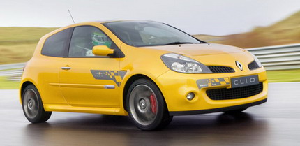 renault clio rs f1 r27 2 Renault Clio RS Team F1 R27