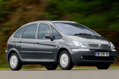 La Policía también gusta de los coches, Citroën gana la apuesta. xsara-picasso.jpg