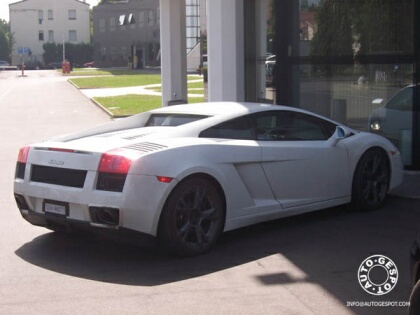 El Nuevo Gallardo, Pequeño modelo V8 Inside. lamborghini_gallardo_1.jpg