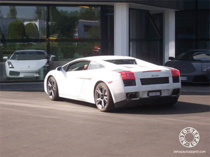 El Nuevo Gallardo, Pequeño modelo V8 Inside. lamborghini_gallardo_4.jpg