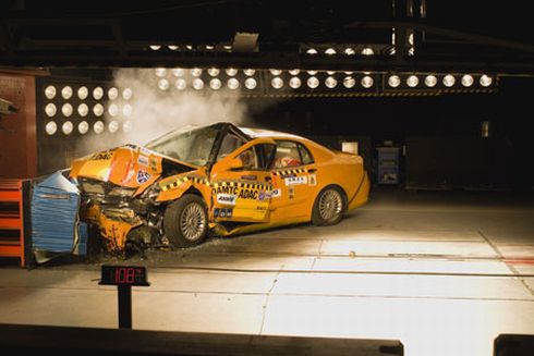 Brilliance BS6 crash test