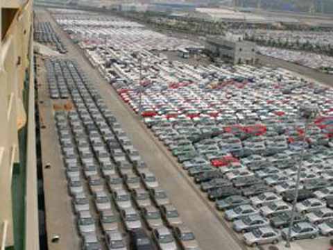 coches para ambarcar Atascos en los puertos de embarque de vehículos nuevos 