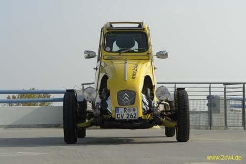 schmaleente200608 Un 2CV muy peculiar (y estrecho)