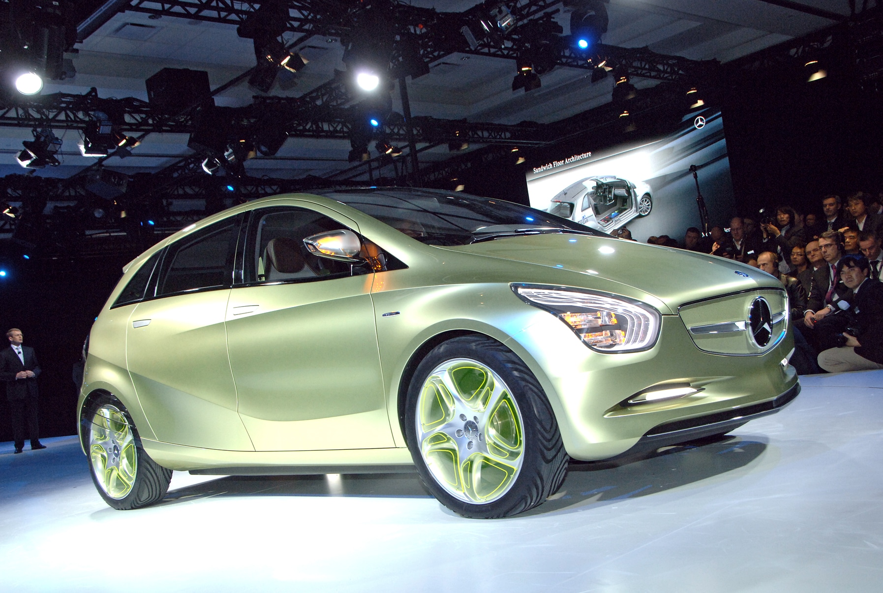 bluezero6 Detroit 2009: Mercedes vuelve a mostrar el BlueZero