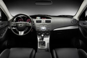 mazda 3 2009 salpicadero 300x200 Nuevo Mazda 3 2009, motores y equipamientos