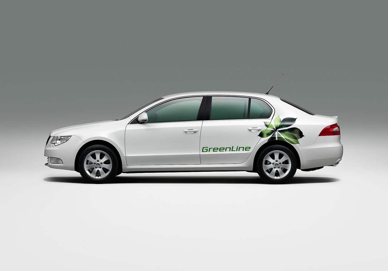 Skoda Superb Greenline lateral Skoda Superb Greenline lateral