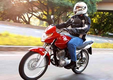 honda titan  Honda presenta la primer moto bicombustible.