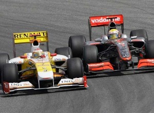 alonso hamilton 300x220 Resumen del GP de España