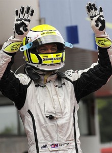 button celebrando 220x300 Resumen del GP de España