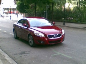 2011-volvo-c70-8 2011 volvo c70 8 300x225 Pillado en Barcelona el nuevo C70 de Volvo