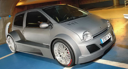  Renault Twingo Trophy con motor central V8. 