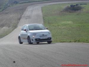 Abarth 500 Test 14 300x225 Abarth 500 Test (14)