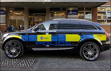 Audi Q7 SUV Police Car 300 A patrullar las calles con un Q7 requisado