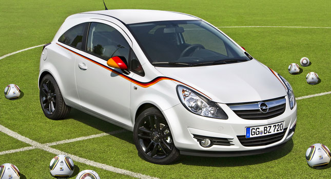 Opel-Corsa-Futbol-seleccion-alemana Opel Corsa Futbol seleccion alemana Un Opel Corsa de la selección alemana de fútbol