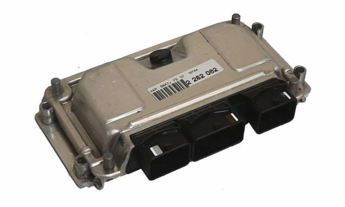 Car control unit the ECU, its function, parts, breakdowns and
