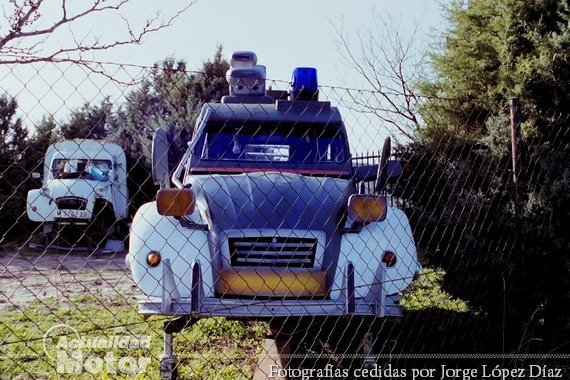 citroen-2cv-guardianes-del-espacio-ruedo-films-1