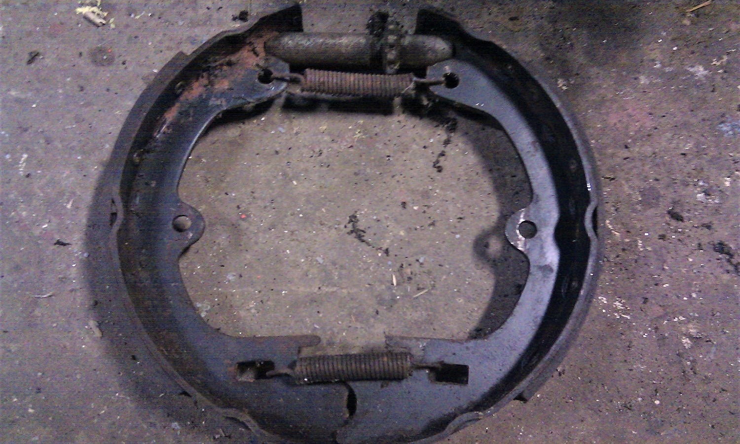 STARK Set Di Ganasce Freno A Tamburo Posteriori SKBS-0450065 Per Volvo V70 E 850
