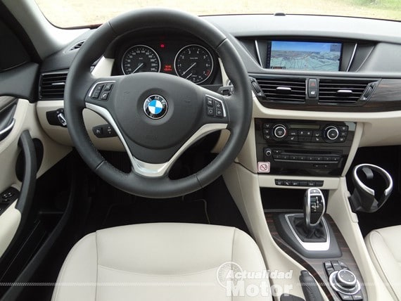 BMW X1 2.0i S-Drive (117)