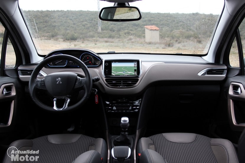 Prueba Peugeot 2008 HDI 115 CV Diseño Habitabilidad