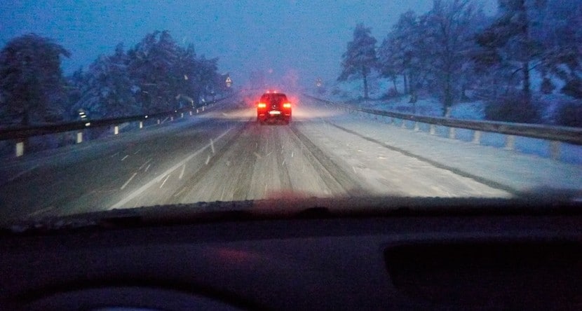 distancia seguridad conduccion nieve