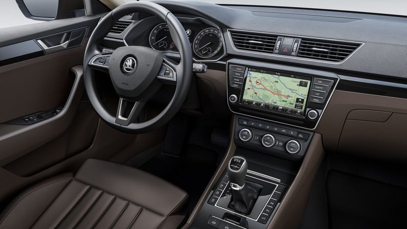 Skoda Superb 2015 detalles