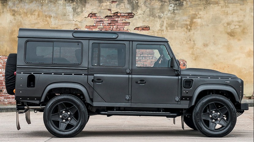 Land Rover Defender "The End" Edition