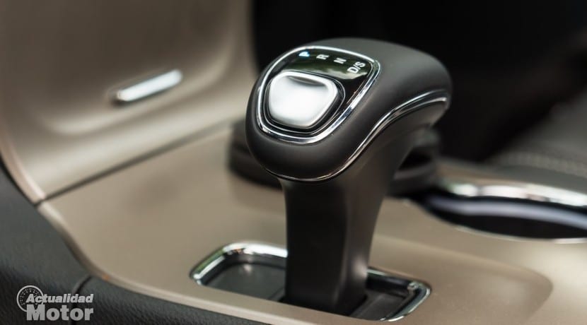 i-jeep-grand-cherokee-selector-automatic-gearbox-1