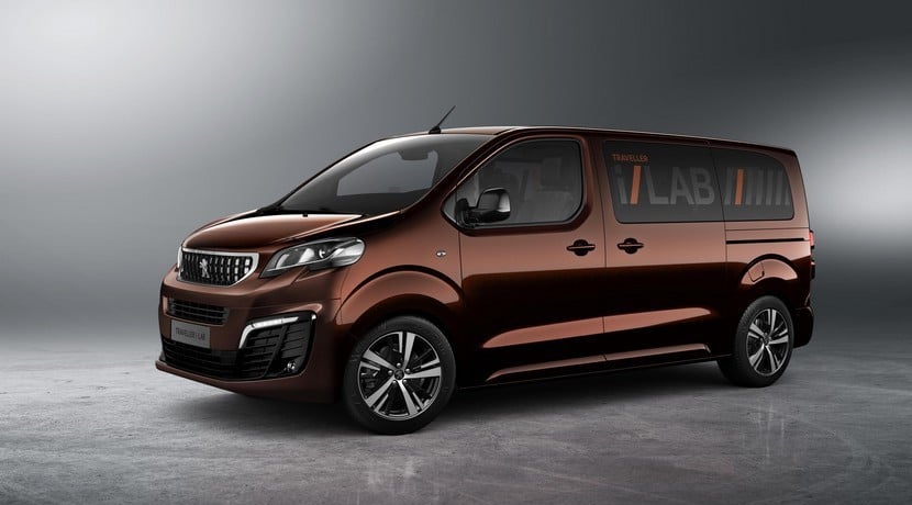 Peugeot Traveller i-Lab spredaj