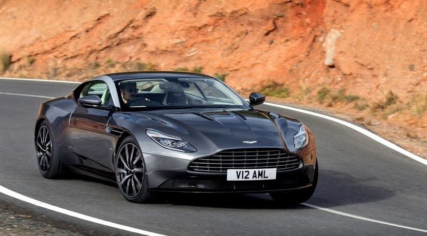 Aston Martin DB11 vista frontal