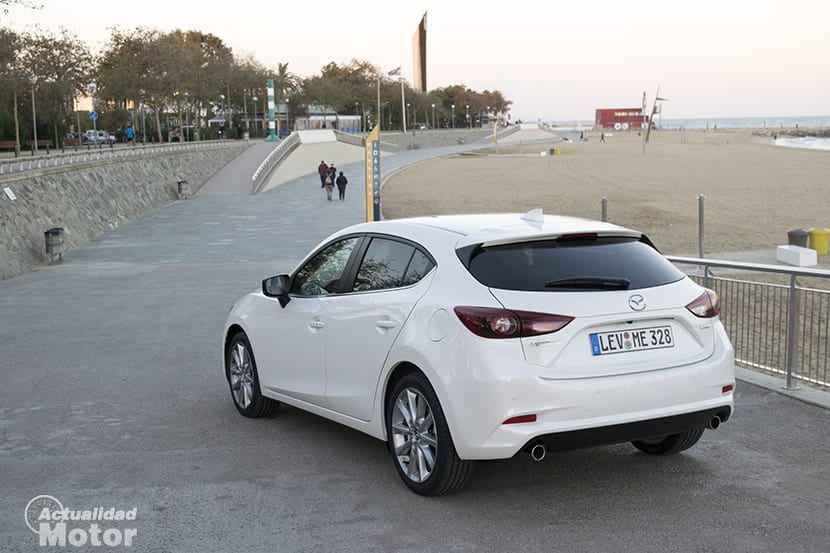 Prueba Mazda3 2017, ligeros retoques y un comportamiento ejemplar Actualidad Motor Prueba Mazda3 2017, ligeros retoques y un comportamiento ejemplar Actualidad Motor