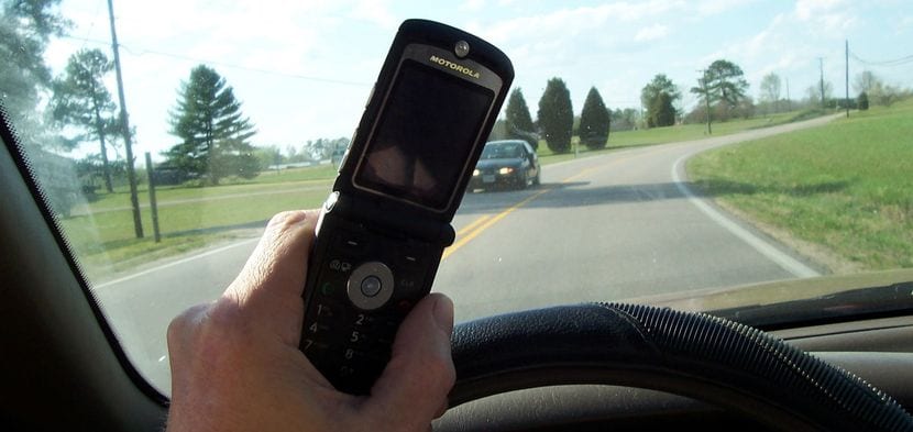 No usar el teléfono móvil al volante