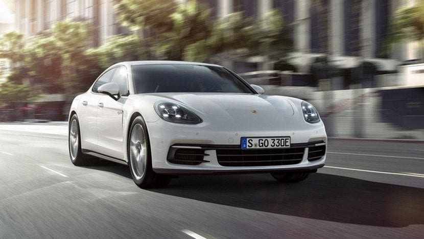 Porsche_Panamera-Porsche_154246058_15873229_1706x960