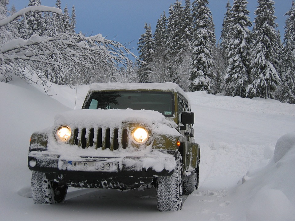 Coche en la nieve