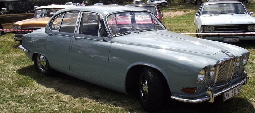 Jaguar 420