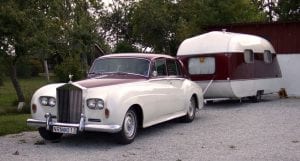 Rolls Royce con remolque