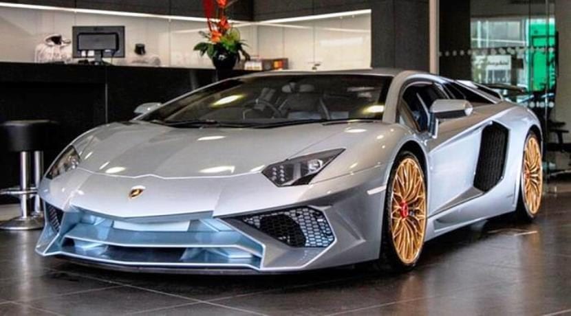 Lamborghini Aventador SV kupee finaal