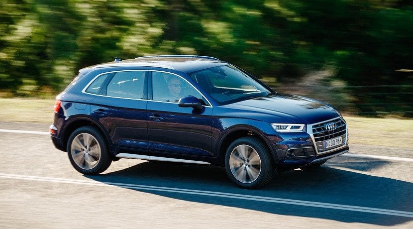 Lateral Audi Q5 e-tron