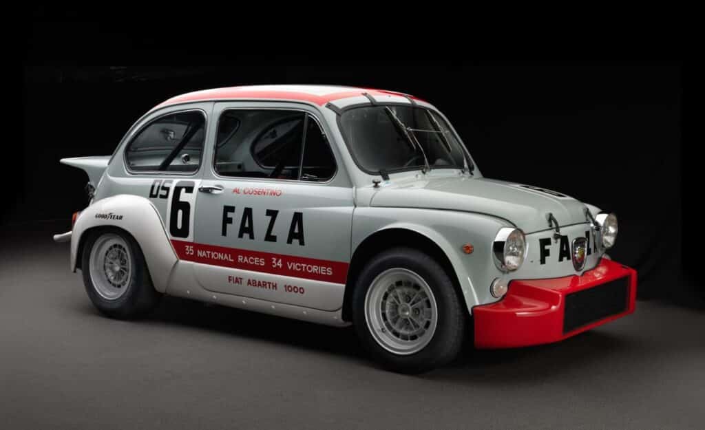 Un Seat 600 clásico se convierte en todo un Abarth TCR
