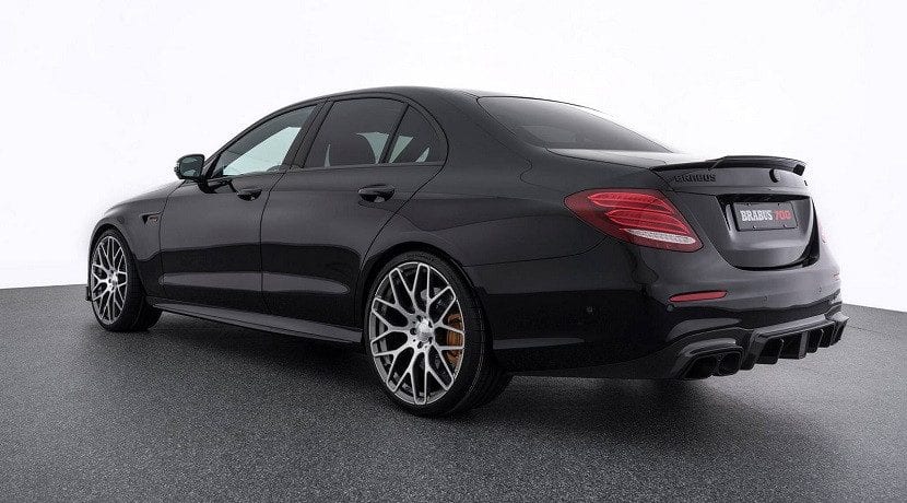 Trasera del Mercedes AMG E63 S Brabus 700