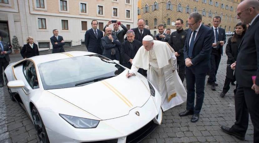 Lamborghini Huracan Papež Frančišek