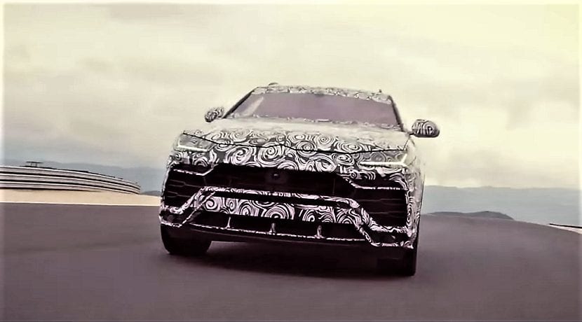 Video of the Lamborghini Urus on the circuit