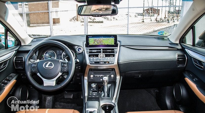 Interior del Lexus NX 300h Luxury