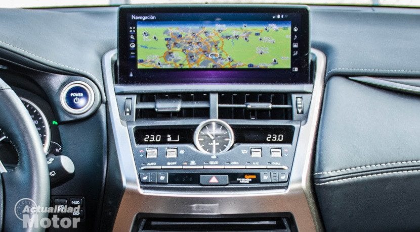 Pantalla de 10,3 pulgadas del Lexus NX 300h Luxury