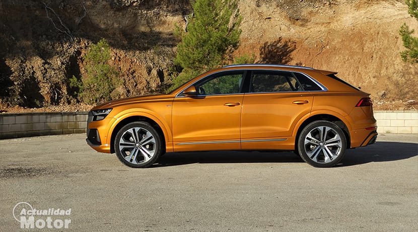 Lateral Audi Q8