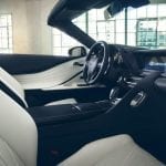 Interior del Lexus LC descapotable