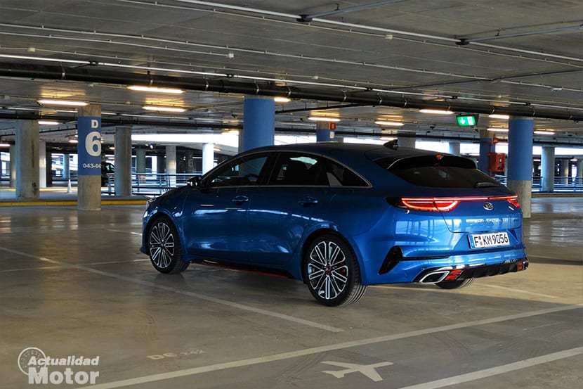 Test Kia ProCeed GT 1.6 TGDi 204 HP, shooting brake and sports car
