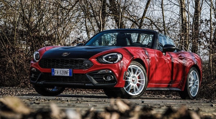 Frontal de l'Abarth 124 Ral·li Tribute Edition Vermell