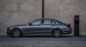 Mercedes Clase E 300 e híbrido enchufable lateral